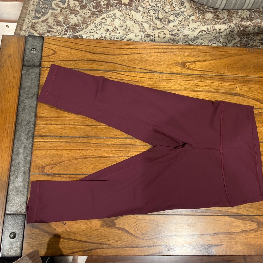 Lululemon wunder train high rise crop 21”